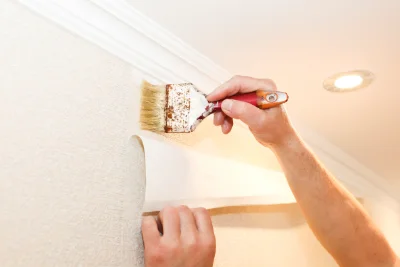 Pose de papier peint aux Menus — revêtements muraux et toiles de verre